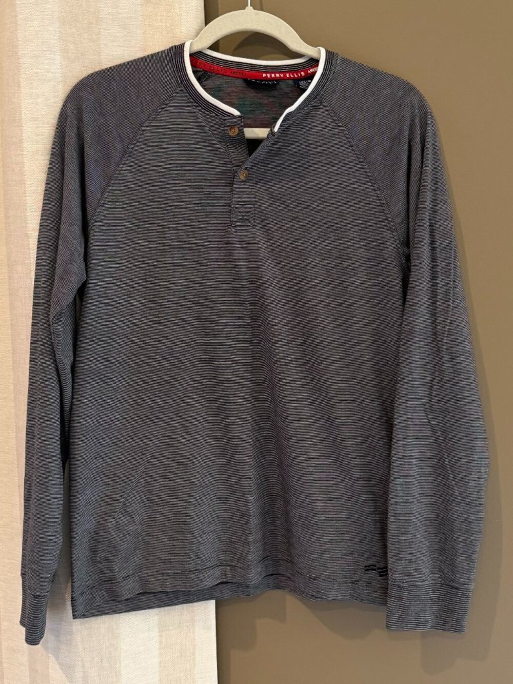 Perry Ellis Men's Black & White Striped Long Sleeve Henley, Size Medium